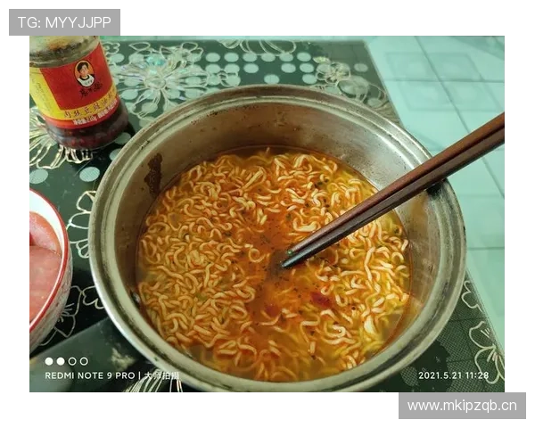 阿尔瓦雷斯家的狗都吃牛排，我还在纠结泡面加不加肠